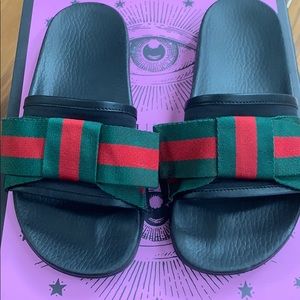 GUCCI bow slides